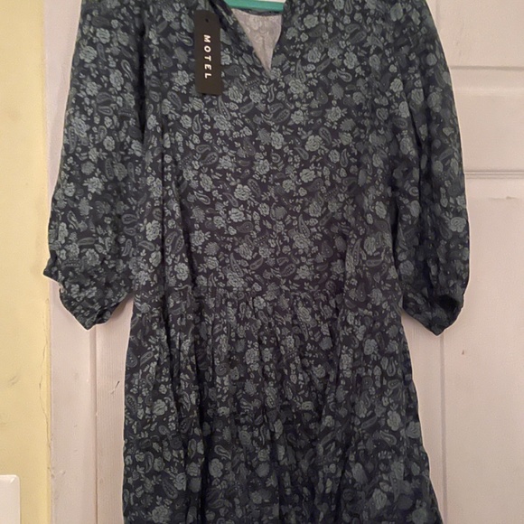 Floral Motel Dress NWT - Picture 2 of 4